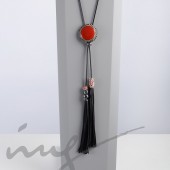 Ilgas pakabukas su kutais - kaubojaus raudonas kaklo vėrinys dekoruotais kraštais